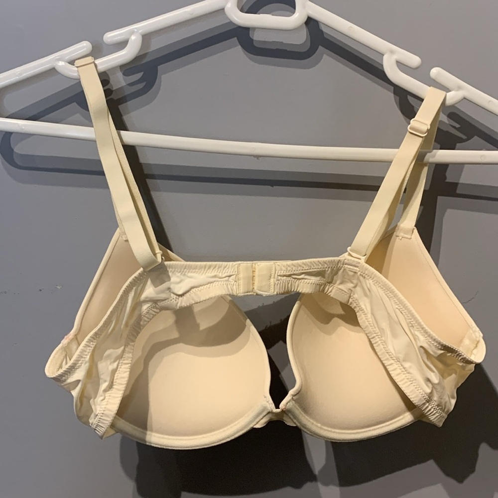 ⭐️ 5 for 20$! ⭐️ Padded Cream T-shirt Bra - Picture 3 of 5